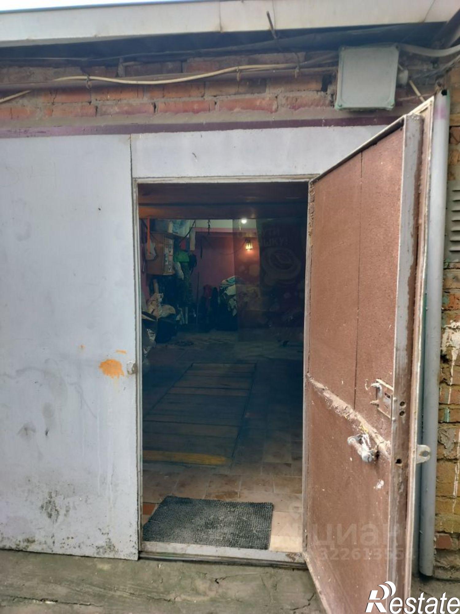 Купить гараж, место в паркинге за 392 рублей на ул Московская, 19