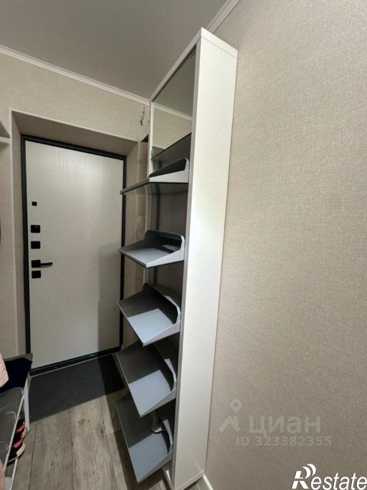 3-комн квартира Коллонтаевский пер, 86,  д. 86