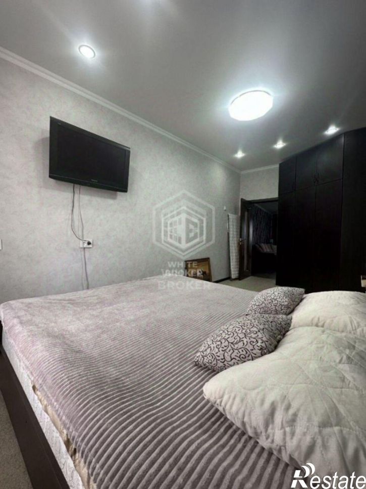 3-комн квартира Азов г., Кондаурова ул., д.38