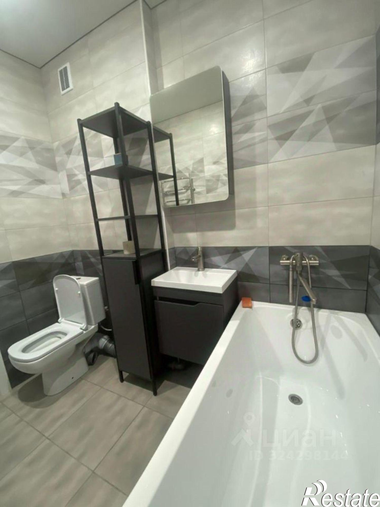 Сдать квартиру за 28 000 рублей на ул Красногоровская, 19