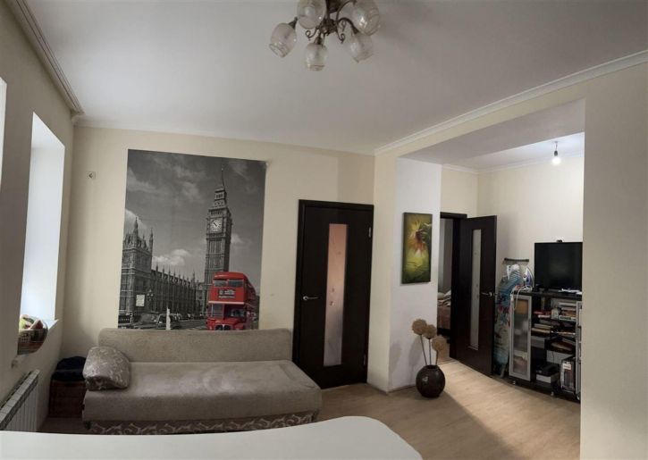 3-комн квартира спуск А.Невского, д. 14