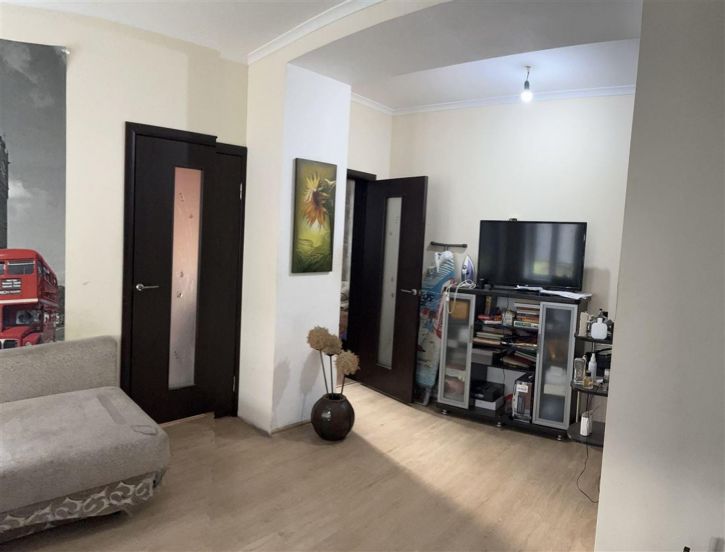 3-комн квартира спуск А.Невского, д. 14